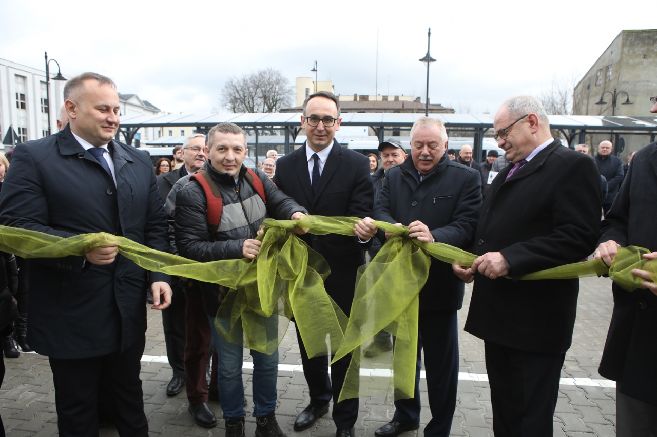 Władze powiatu i województwa w czasie rozwiązywania kokardy